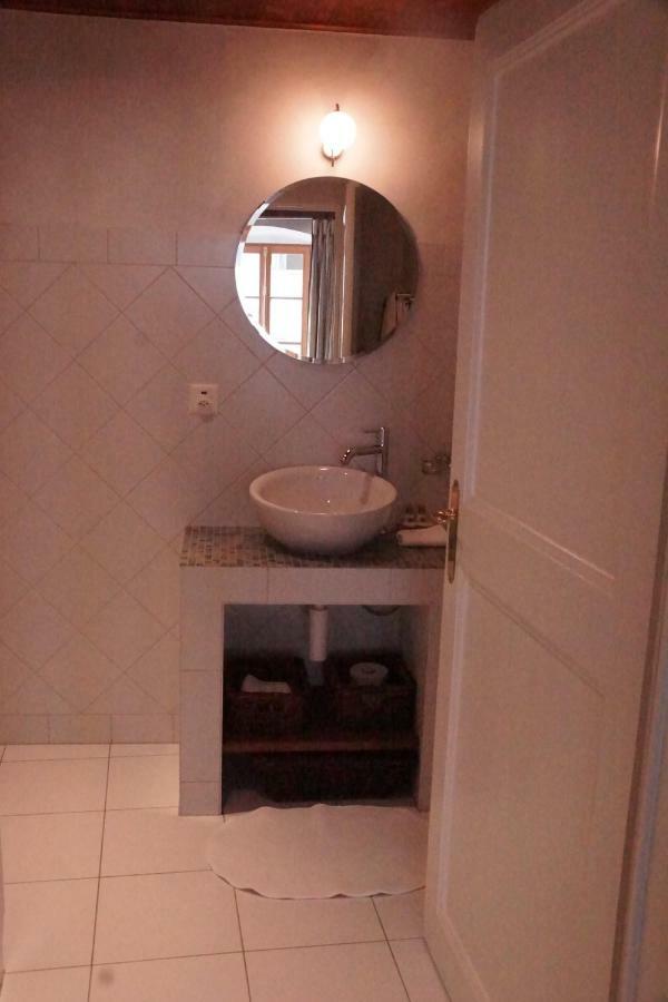 Maison Junod Romainmotier Luaran gambar